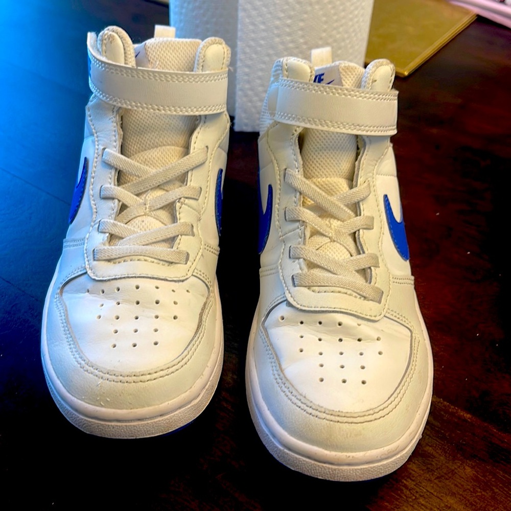 Nike Borough High top sneakers size 1.5 gently worn and look new in white/Blue